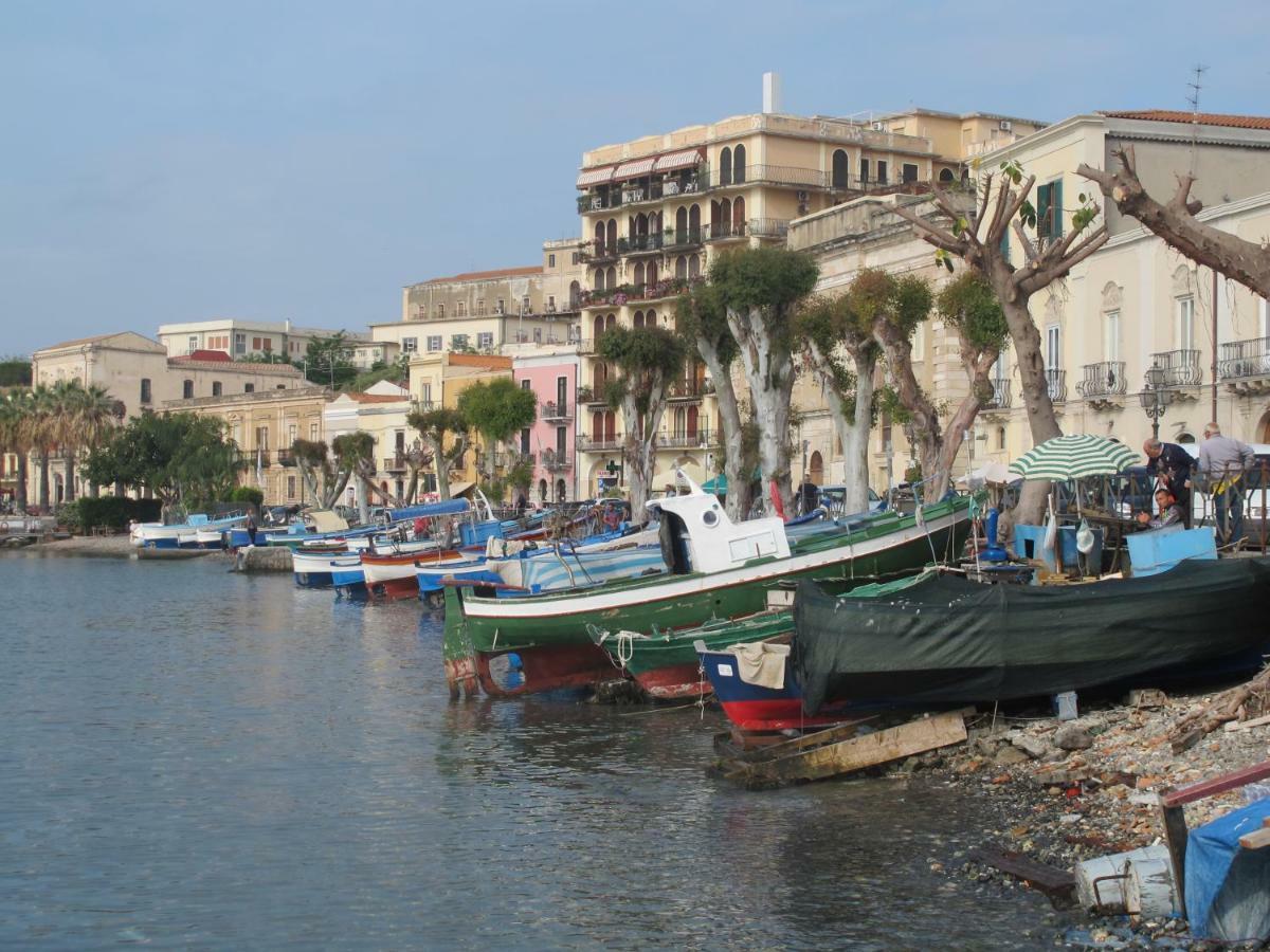 Bed and Breakfast La Casa Del Nonno Milazzo Exterior foto